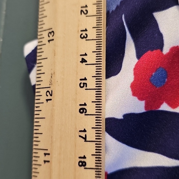 B SKINZ Blue/Red Floral Mini Skort. Huge Pockets. Small - Picture 7 of 8